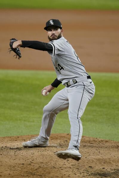 Chicago White Sox third baseman Yoan Moncada throws to first during a  baseball game against the Texas Rangers, Thursday, Aug. 4, 2022, in  Arlington, Texas. (AP Photo/Tony Gutierrez Stock Photo - Alamy