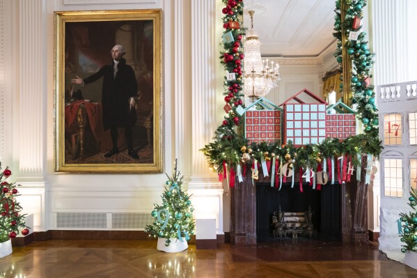 The White House's 2022 Christmas Decorations Are Here