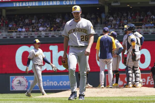 Miranda HR gives Twins walk-off, 4-1 win against Brewers