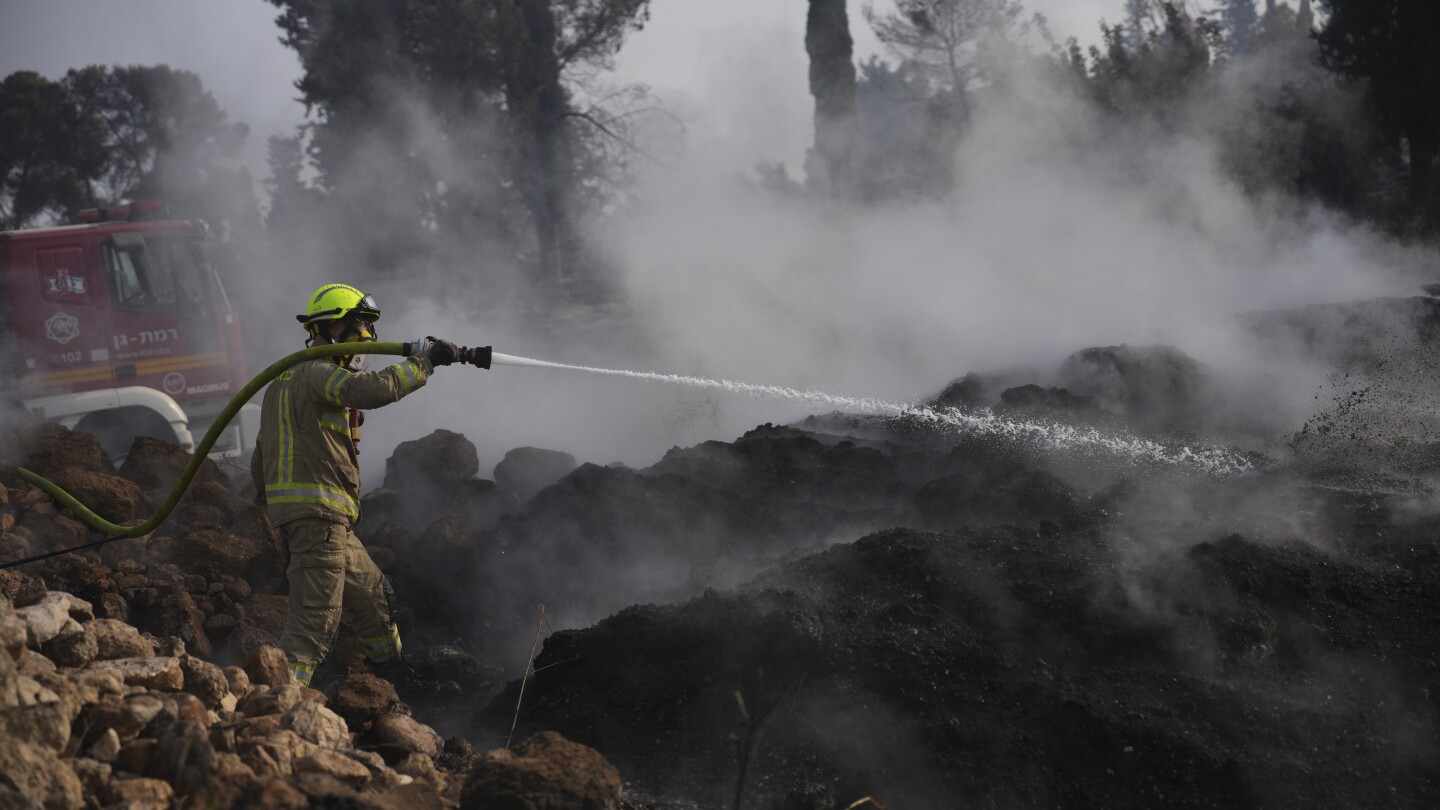 Several countries sending firefighting planes to Israel to help tackle ...