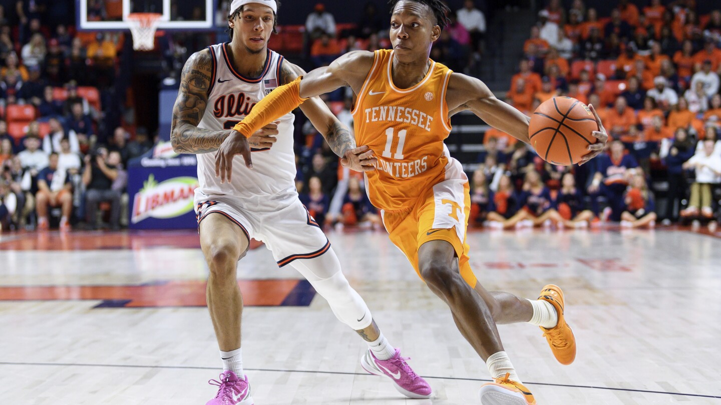 No. 2 Auburn closes the gap on No. 1 Tennessee as the SEC holds 5 of top 7 spots in AP Top 25