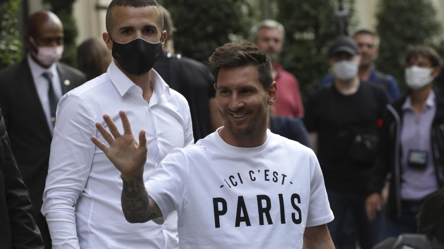 Lionel Messi signs two-year contract with Paris Saint-Germain