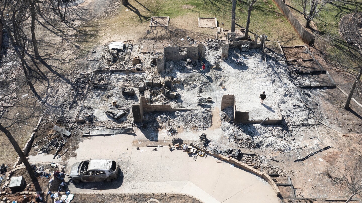 High winds continue to threaten Oklahoma after wildfires destroyed and damaged hundreds of homes