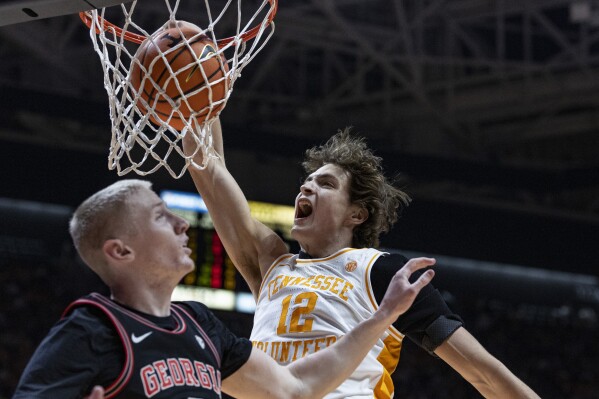 Pope scores 27 to help pace Texas and stave off Oklahoma comeback in 77-73  win over Sooners | AP News
