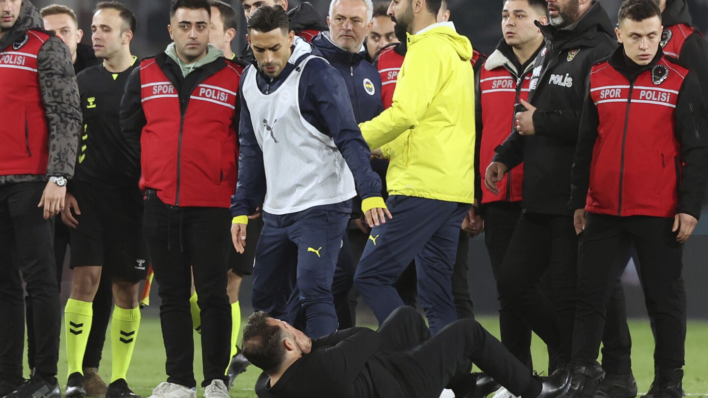 Fenerbahce wins as Mourinho starts his 3-match ban for nose grab