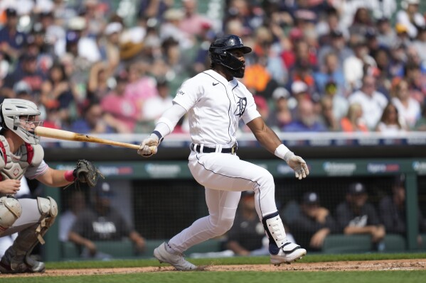 Remillard's 2 big hits off the bench in MLB debut rally the White Sox past  the Mariners 4-3 in 11 - Newsday
