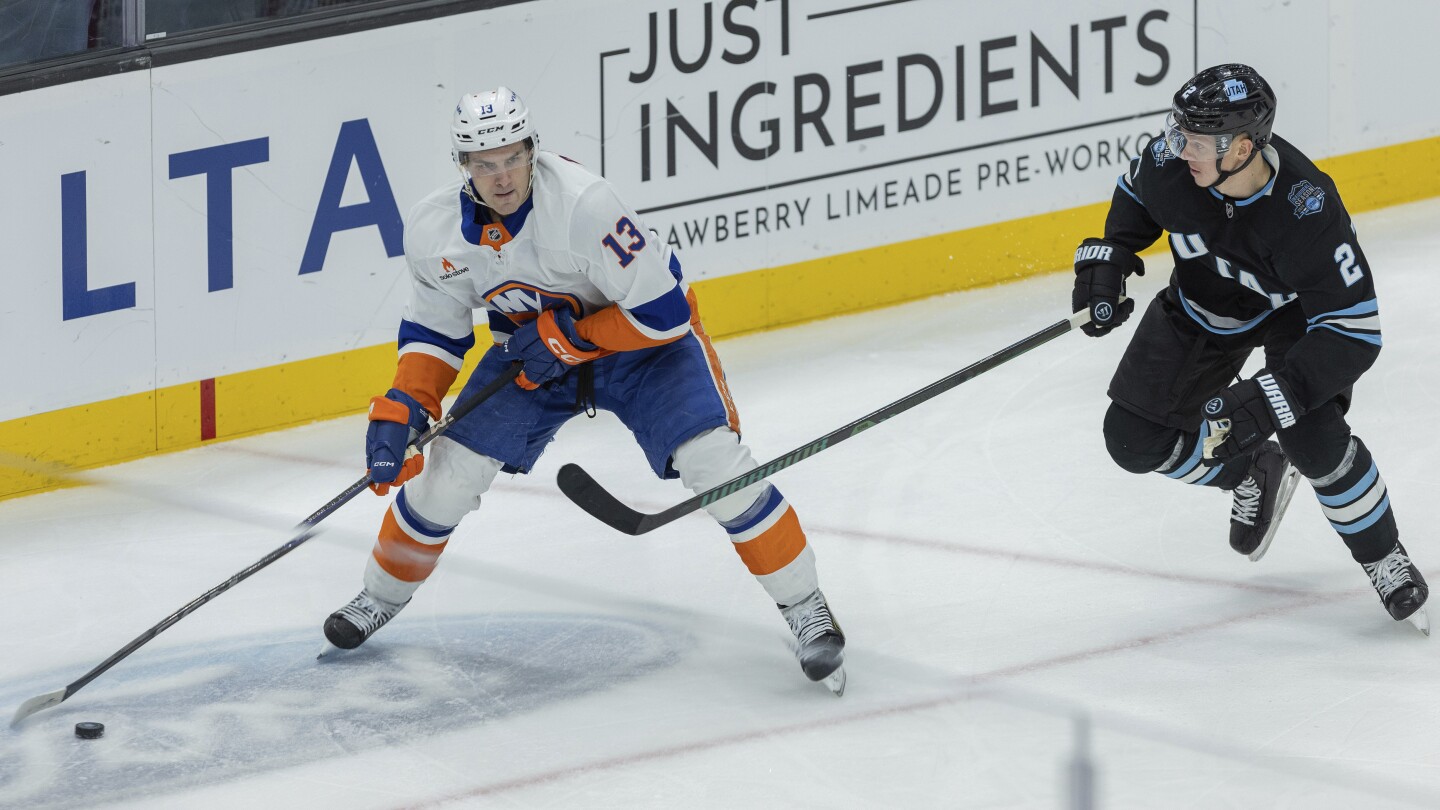 Mathew Barzal Out Due to Knee Injury