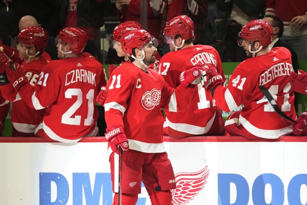 Lucas Raymond scores in OT to send Red Wings over Predators 5-4 | AP News