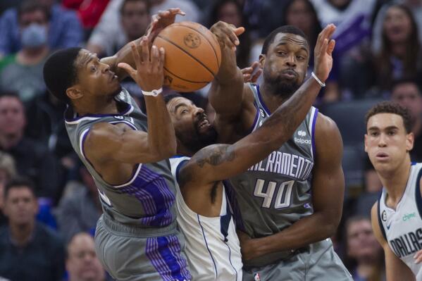 Durant hits tiebreaking jumper as Suns beat Irving, Mavs