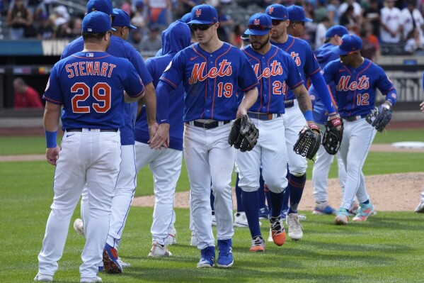 New York Mets get surprise win in personnel battle with Yankees