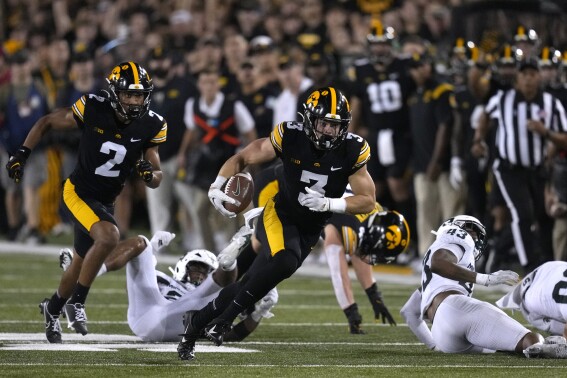 Kentucky-Iowa has the lowest point total in college football