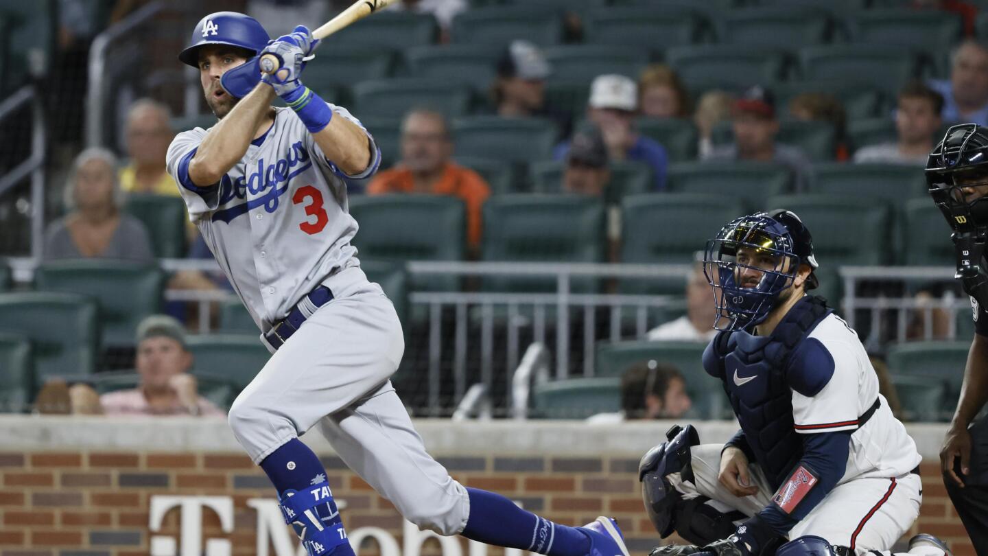 Dodgers' Chris Taylor won't start Game 6 against Braves