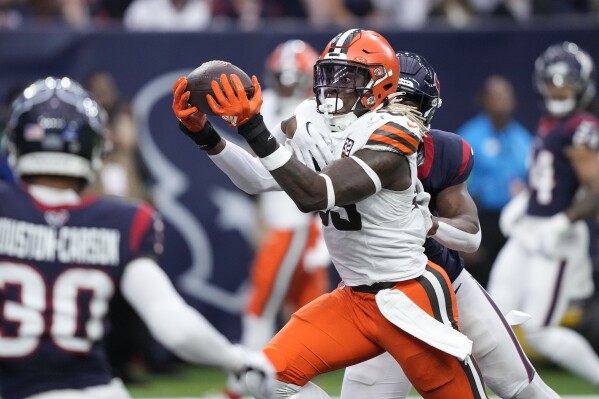 Browns tight end David Njoku rises from problem child to consummate pro and  Pro Bowler in 7 years | AP News
