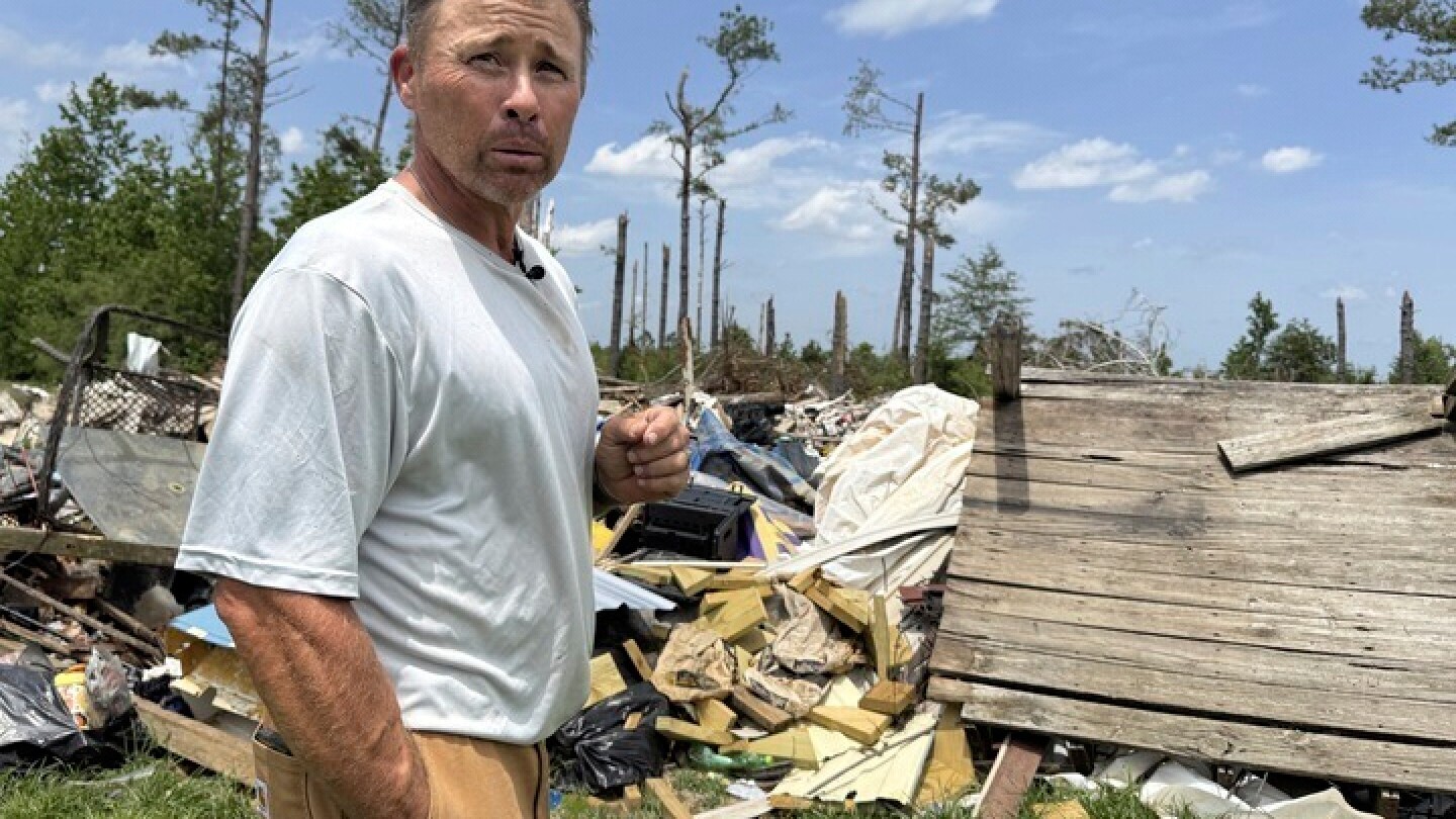 Докато Тръмп преработва FEMA, оцелелите от Мисисипи Торнадо очакват помощ 