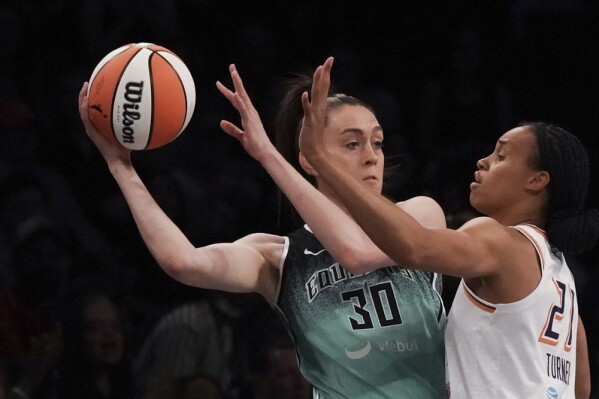 New York Liberty forward Breanna Stewart prepares to pass, during first quarter of WNBA basketball game against Phoenix Mercury, Sunday, June 18, 2023, in New York. (AP Photo/Bebeto Matthews)