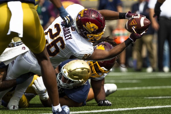 Notre Dame football defense Al Golden Marcus Freeman tackling