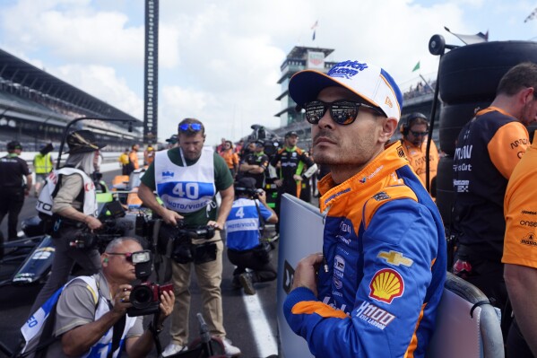 Kyle Larson prepares to drive during qualifications for the Indianapolis 500 auto race at Indianapolis Motor Speedway, Saturday, May 18, 2024, in Indianapolis. (AP Photo/Darron Cummings)