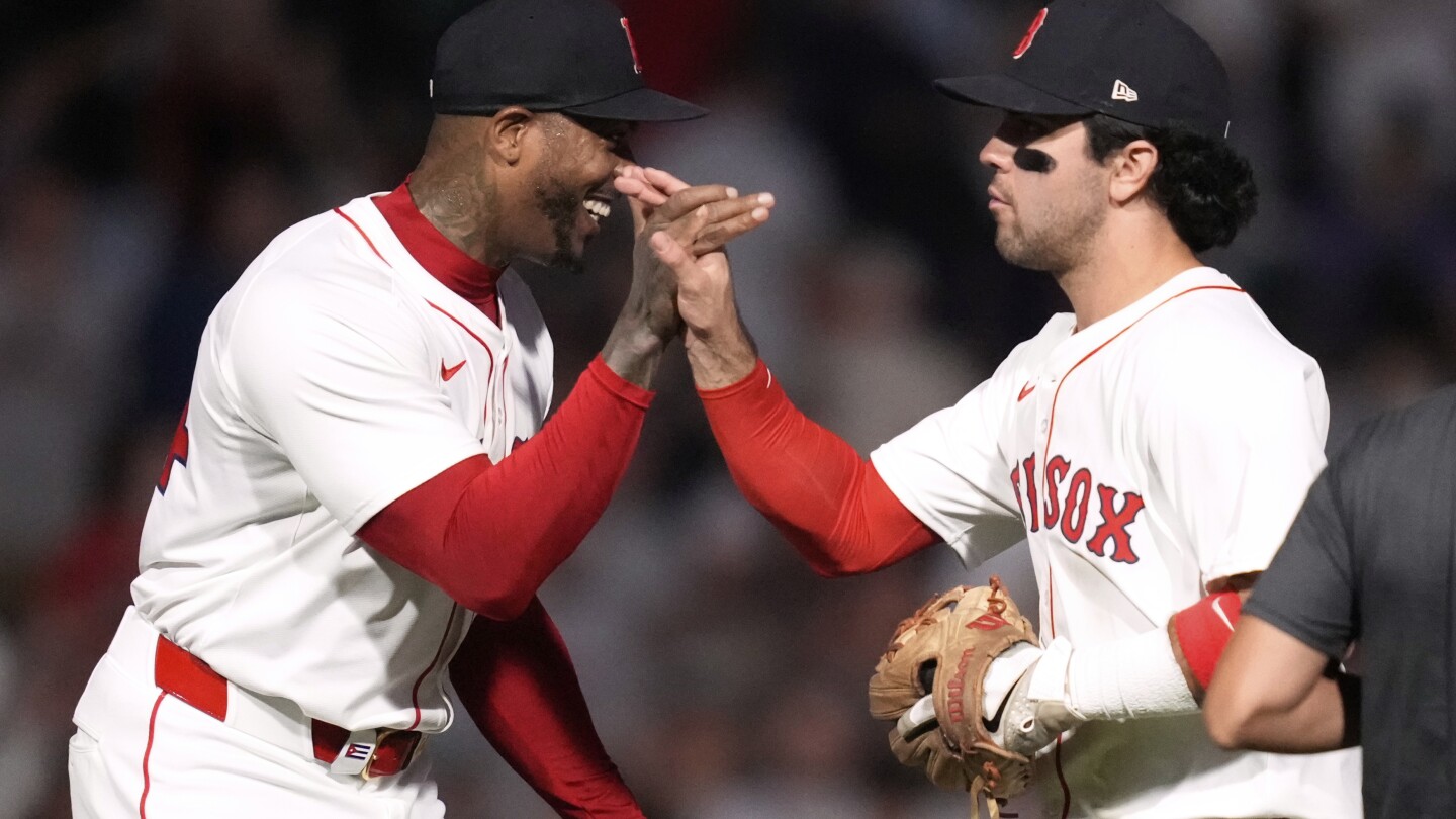 Red Sox Rookie Mayer Hits Two Homers at Fenway to Beat Rays