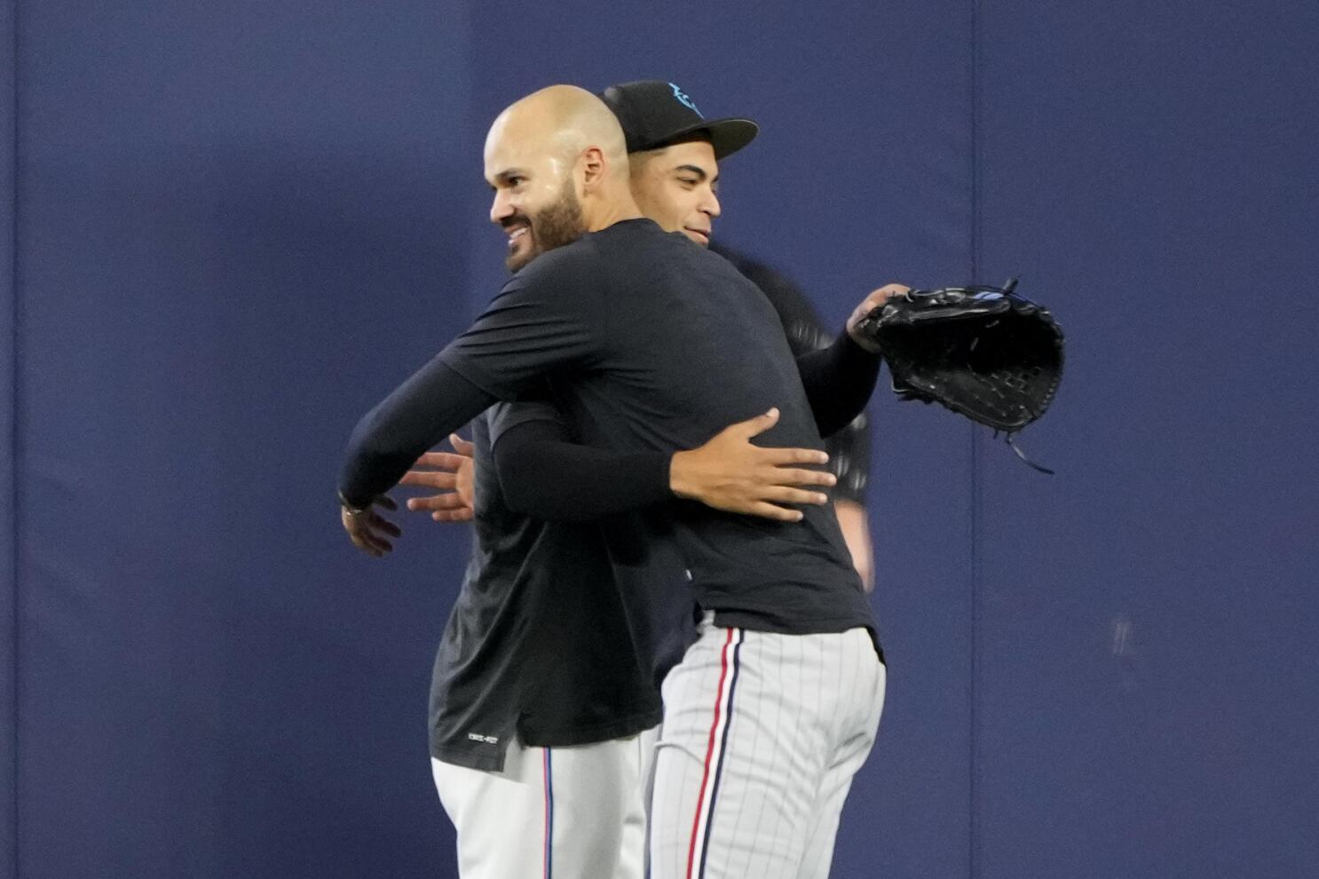 Twins vs. Astros suspended due to weather, to resume in 4th inning Thursday  North News - Bally Sports