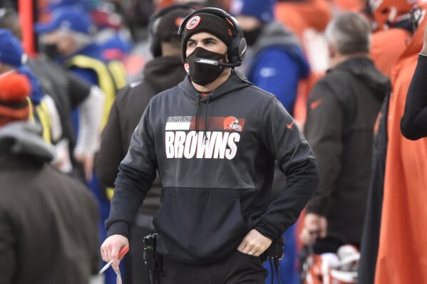 Cleveland Browns HC Kevin Stefanski delivered game ball from