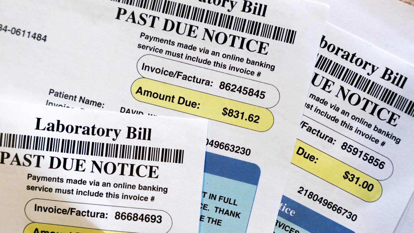 Администрацията на Байдън се стреми да изтрие медицинския дълг на потребителите от повечето кредитни отчети с предложеното правило