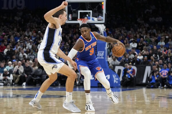 Knicks trade RJ Barrett and Immanuel Quickley to Raptors for O.G.