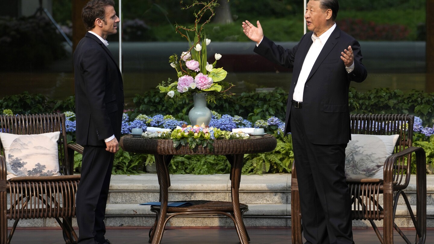 Макрон определя Украйна като основен приоритет, докато китайският Си Дзинпин прави държавно посещение във Франция