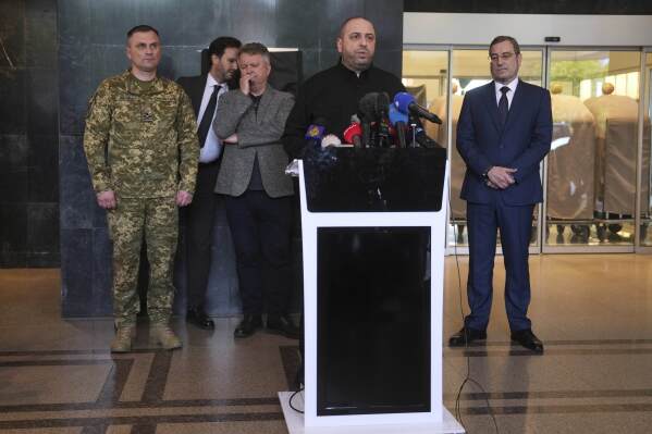 Ukraine's Defence Minister Rustem Umerov talks to journalists, in Istanbul, Turkey, Friday, May 16, 2025. (AP Photo/Evgeniy Maloletka)