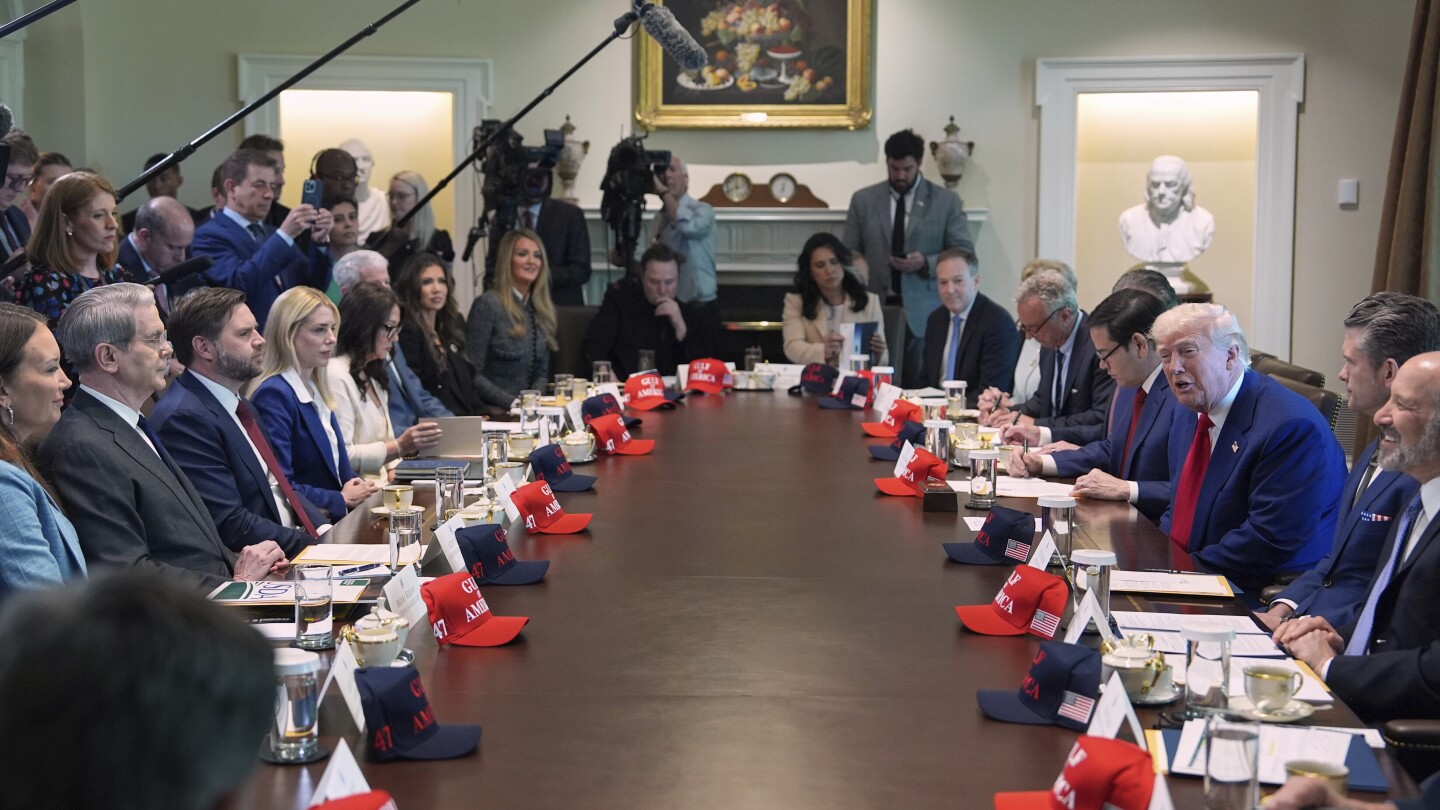 Lovefest ou reunião de gabinete? Para Donald Trump, são ambos
 #ÚltimasNotícias