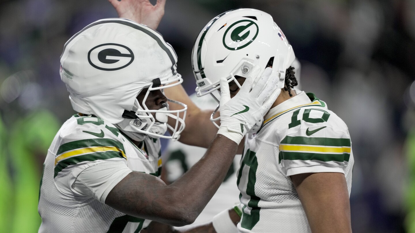 Packers Look to Clinch Playoff Spot Against Saints