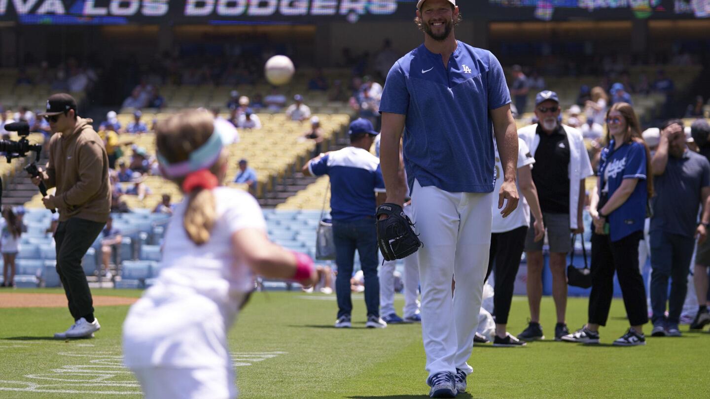 Clayton Kershaw's mother dies; Dodgers pitcher still with team – Orange  County Register