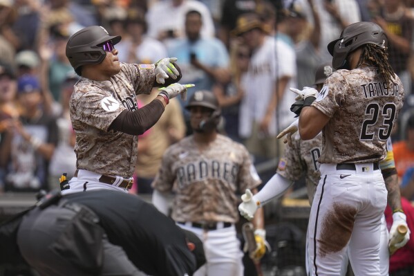Juan Soto hits a 3-run homer in the ninth, and Padres rally to stun weary  Dodgers 11-8 – NBC Los Angeles
