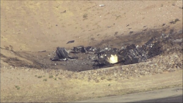2 dead after small plane collision in Arizona, authorities say | AP News