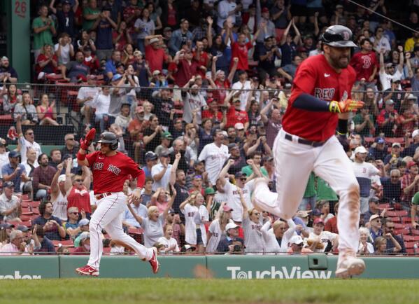 Christian Vazquez Gave This Cool Red Sox World Series Gift To