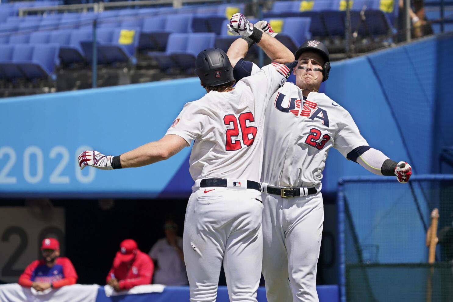 Munetaka Murakami belts a walk-off, two-run double off the wall