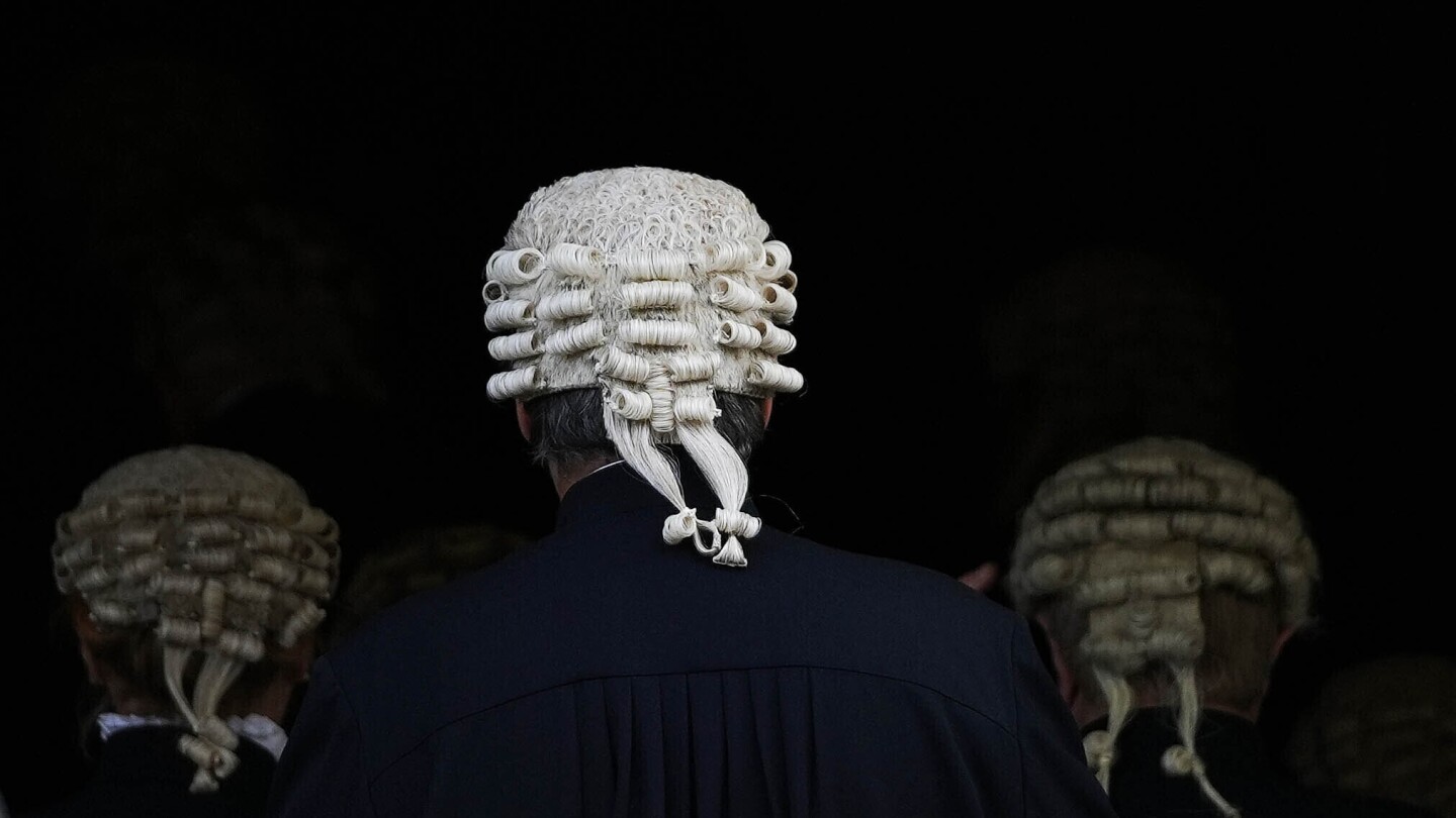 Съдиите в Англия и Уелс получават предпазливо одобрение да използват AI при писане на правни становища