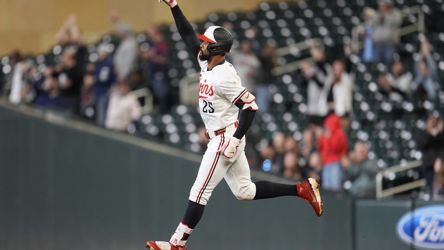 Twins Beat White Sox 4-2, End Three-Game Losing Streak