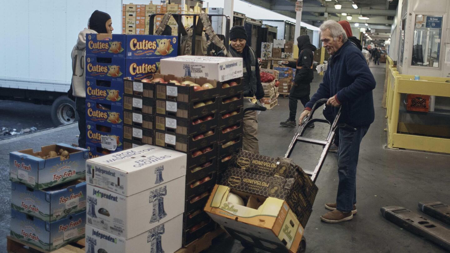 A slowdown in US inflation eases some pressure on households | AP News