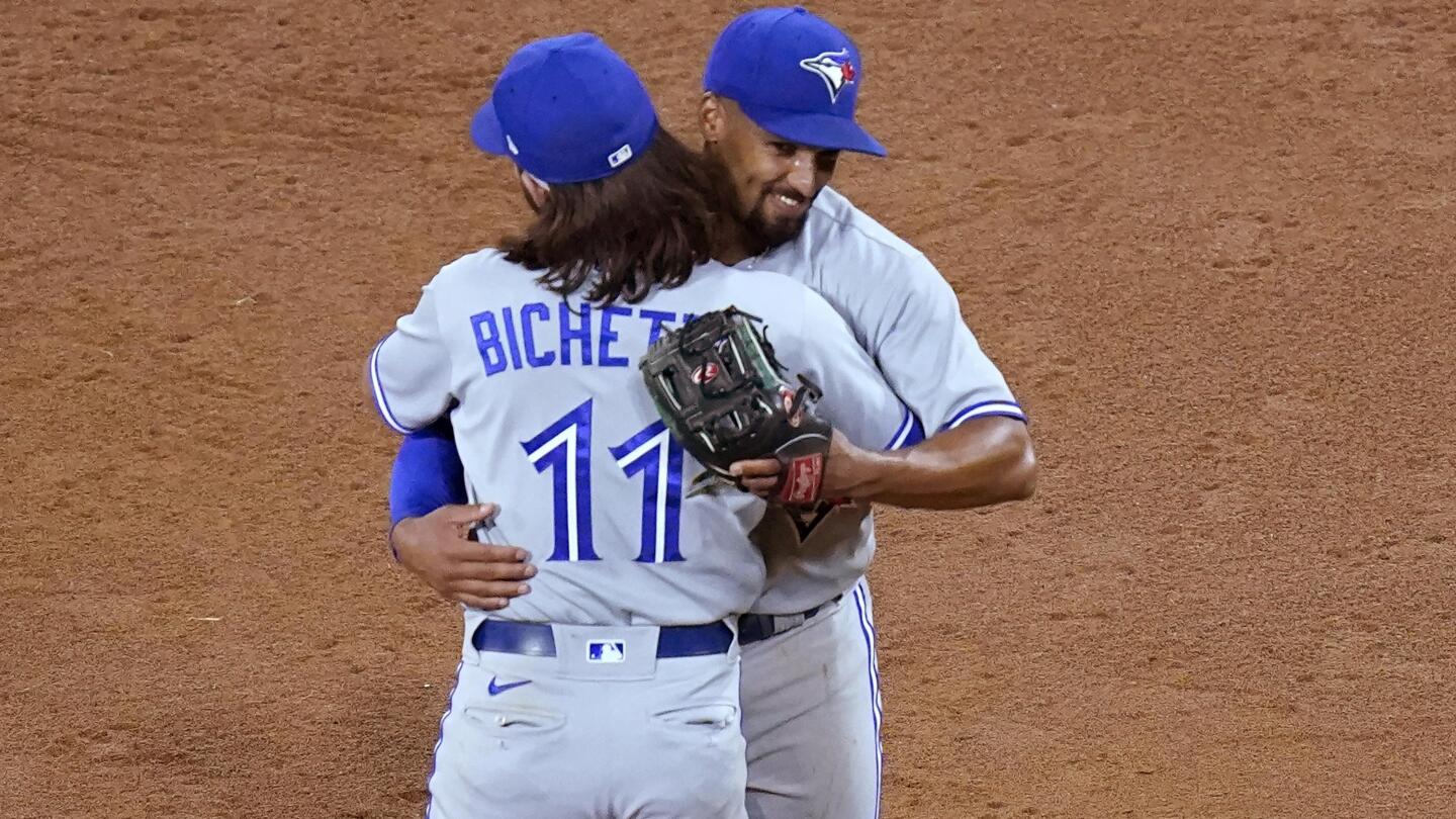 Grichuk homers, Blue Jays beat sloppy White Sox 6-2