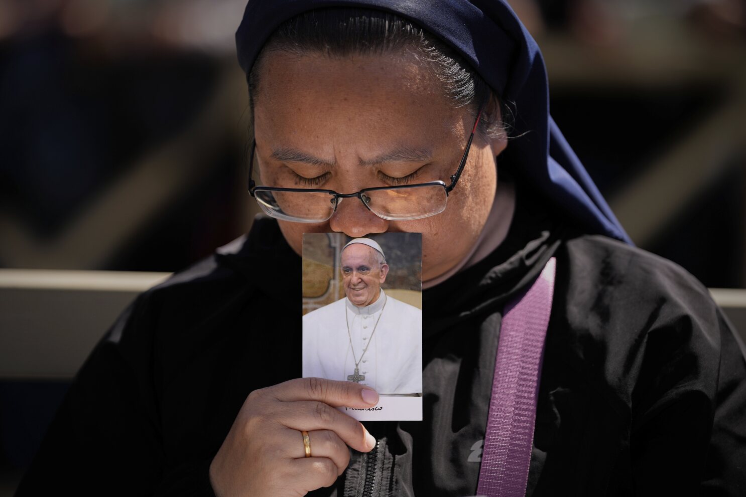 Mourners bid farewell to Pope Francis in a funeral in St. Peter's Square