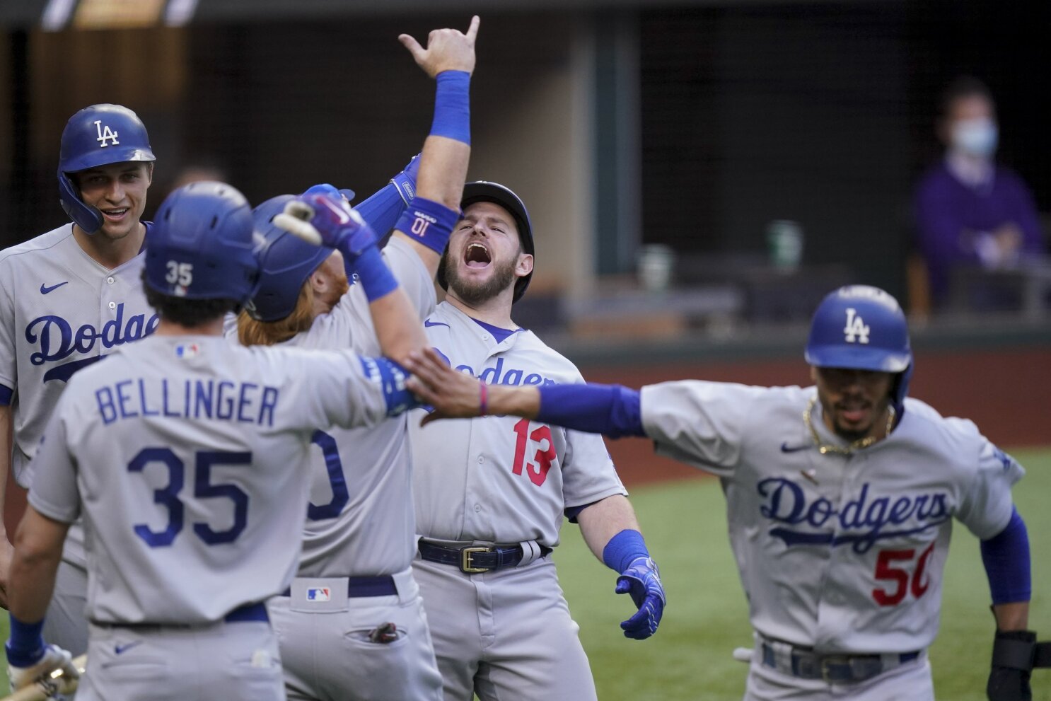 Record Onslaught: Dodgers Score 11 Runs in 1st Inning to Rout