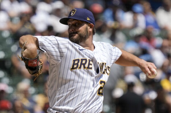 Miley feeling better as he agrees to 2nd stint with Brewers