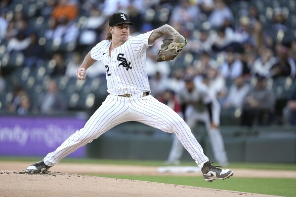 Chicago White Sox starting pitcher Mike Clevinger delivers during the first inning of a baseball game against the Cleveland Guardians, Saturday, May 11, 2024, in Chicago. (AP Photo/Charles Rex Arbogast)