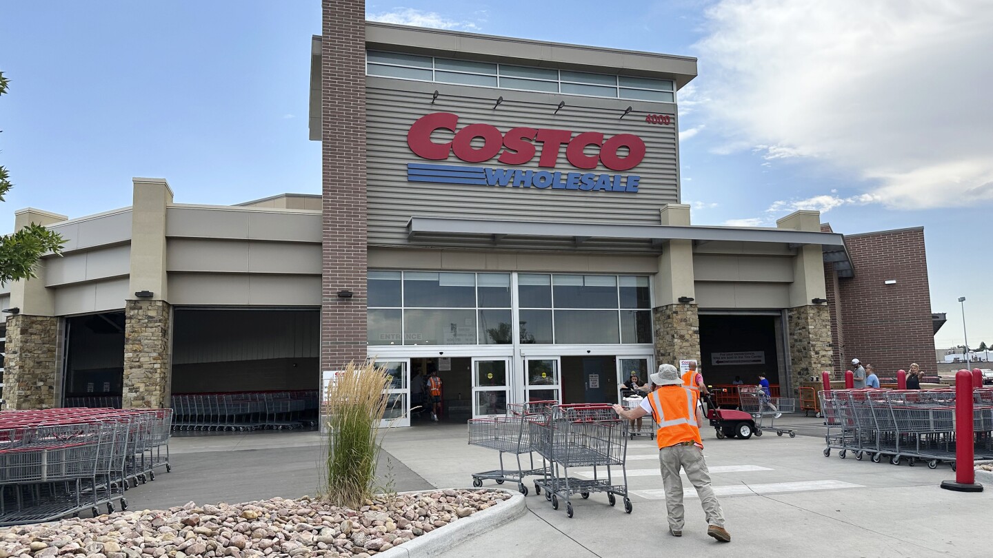 Thousands of Costco workers prepare to strike with midnight contract deadline looming