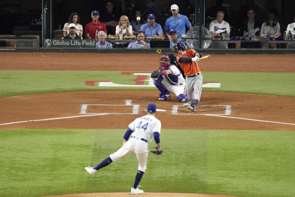 Astros vs. Rangers: Explaining unusual double play as Jose Altuve