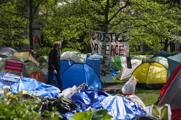 Pro-Palestinian protesters remain on the University of Chicago campus for a fifth day, Friday, May 3, 2024, in Chicago. (Ǻ Photo/Erin Hooley)