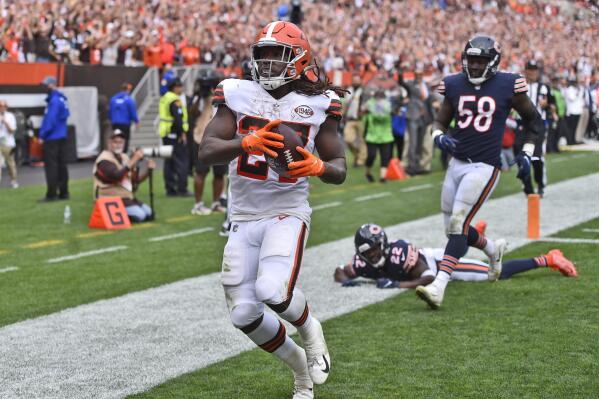 Kareem Hunt, Myles Garrett lead way in Browns win over Bears