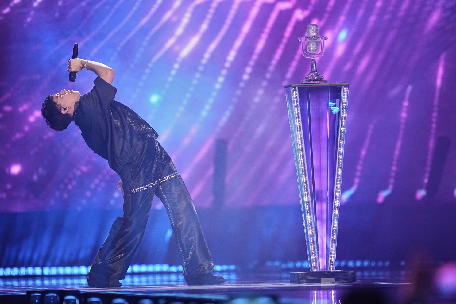 JJ de Austria gana Festival de Eurovisión con la canción pop-opera 