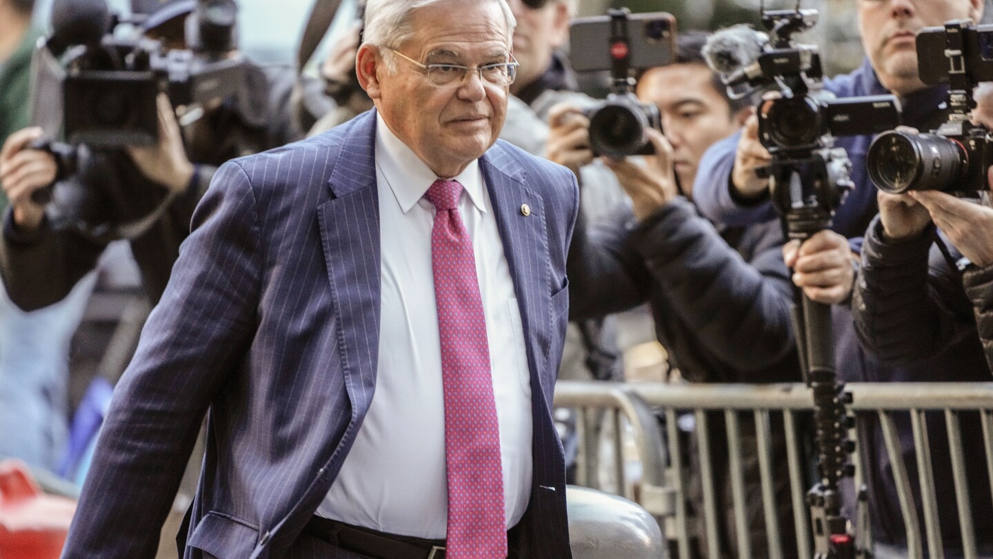 Prosecutors seek 15 years in prison for former New Jersey Sen. Bob Menendez after bribery conviction