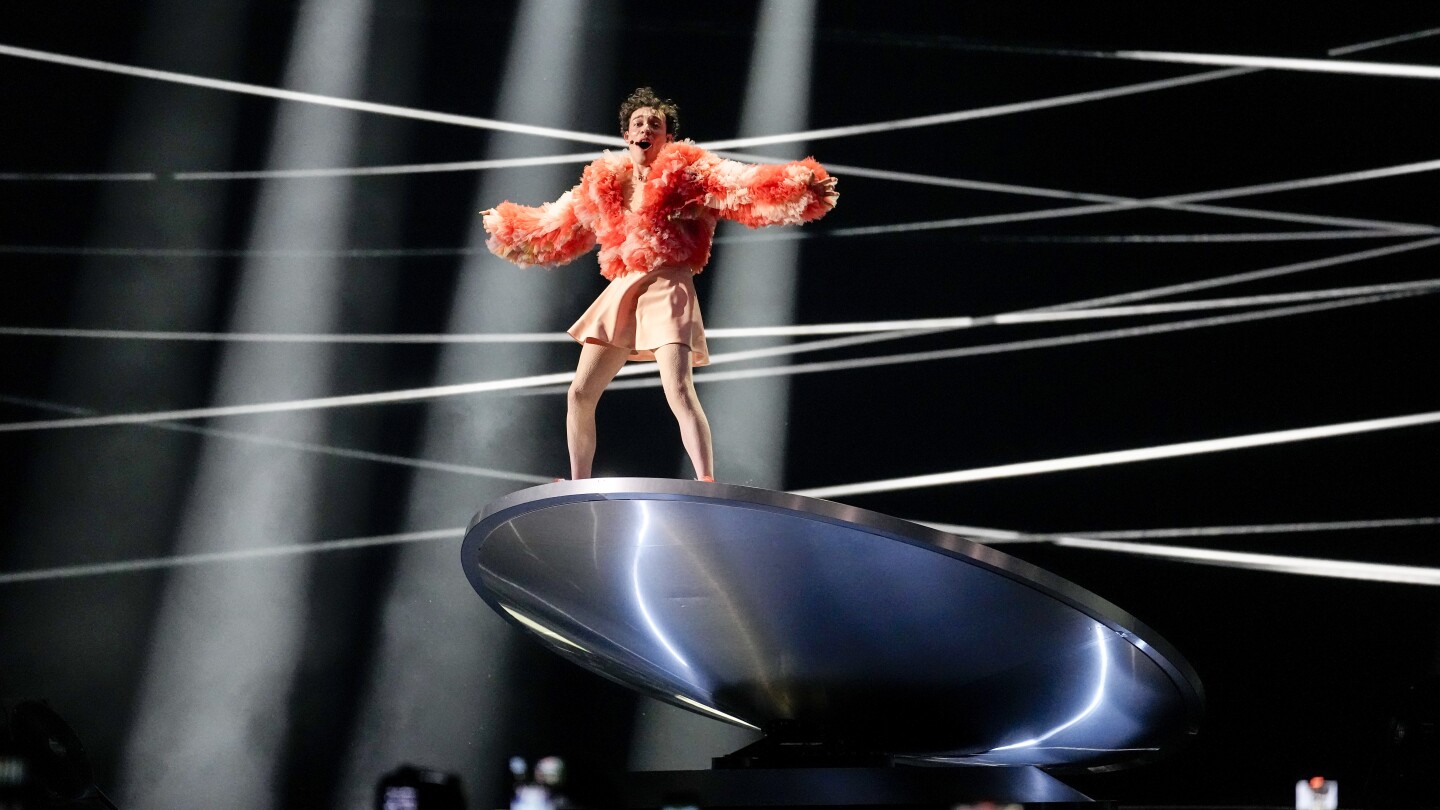 Eurovision 2024: Nemo, one of the favorites, is finding acceptance onstage and off